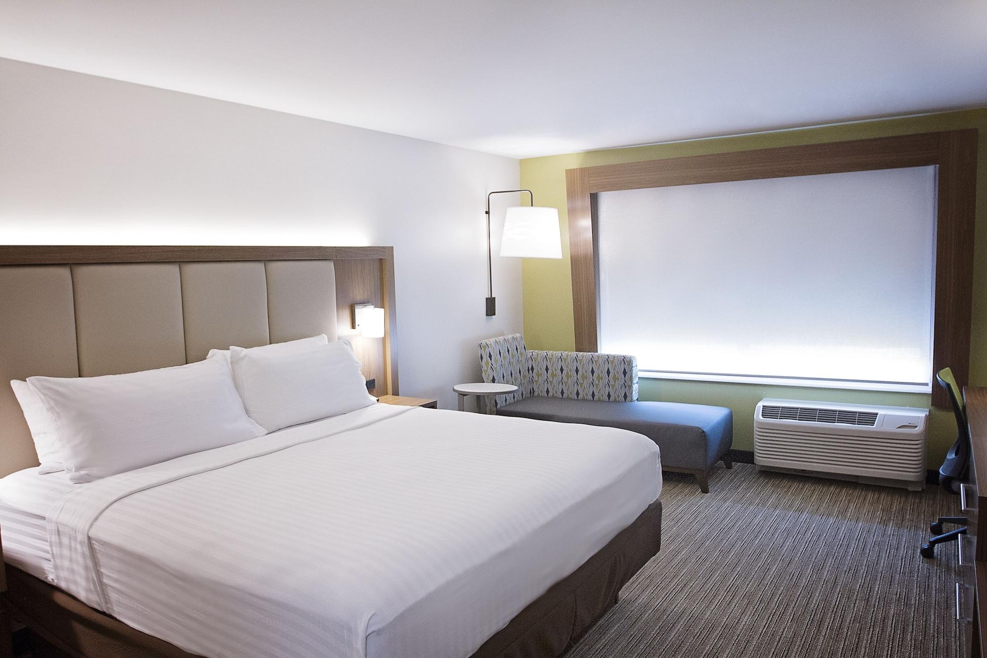Holiday Inn Express & Suites Greenwood Mall By Ihg Exterior photo