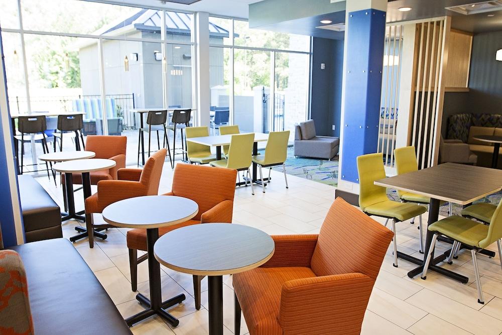 Holiday Inn Express & Suites Greenwood Mall By Ihg Exterior photo