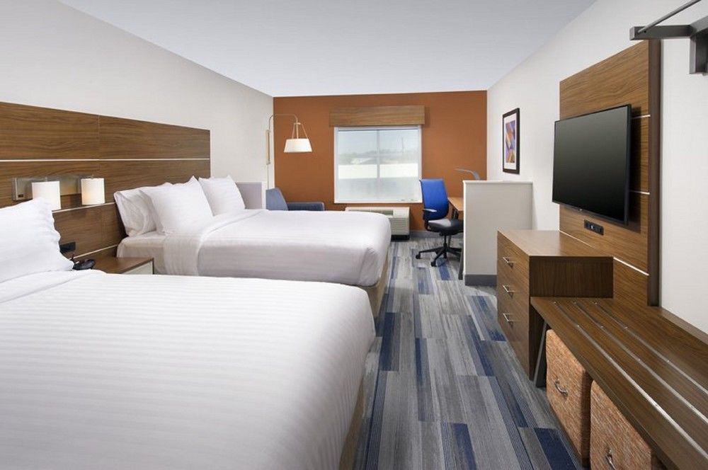 Holiday Inn Express & Suites Greenwood Mall By Ihg Exterior photo